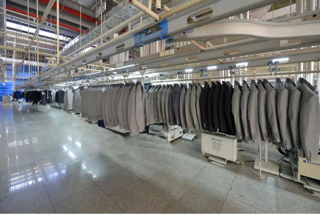 南山智尚服飾亮相世界智能大會 人工智能數(shù)字化展現(xiàn)中國時尚鞋帽零售新風(fēng)向